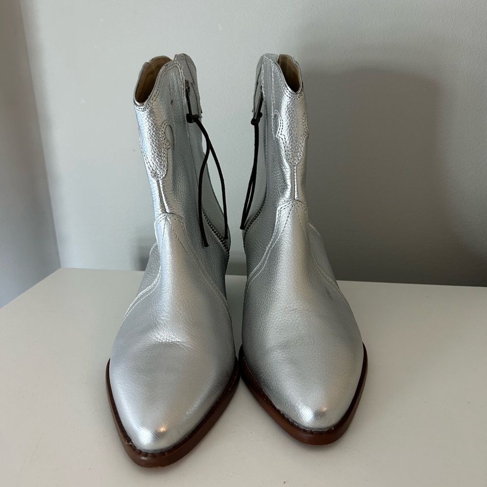 Free People New Frontier Silver Leather Western Ankle Booties - Picture 5 of 10